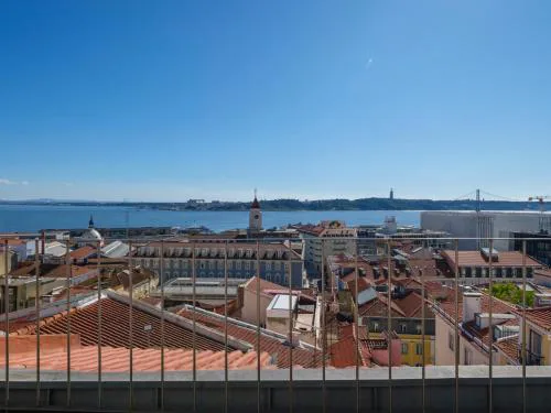 Breathtaking River-City View Two Private Terraces 3 Bedrooms and 3 Bathrooms 17th Century Building Central Bica Chiado District