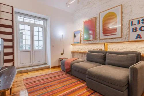 Bright & Central Loft by LovelyStay