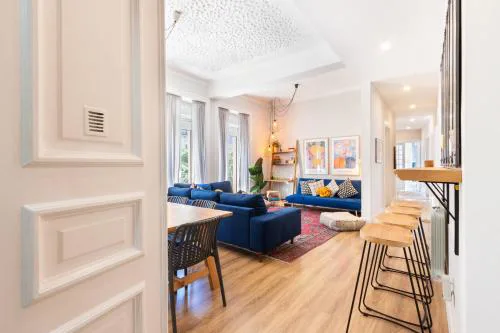 Bright City Center, 10m from subway, 6 rooms, up to 20 PPL