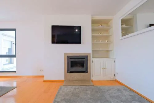 Bright & Modern Duplex with Terrace Telheiras