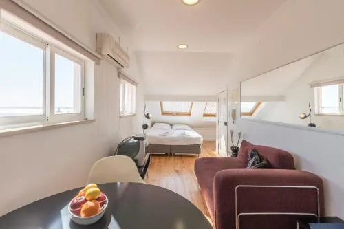 Bright Studio Apartment in Alfama, Lisbon, Historic Heart & Great Views - TTL99