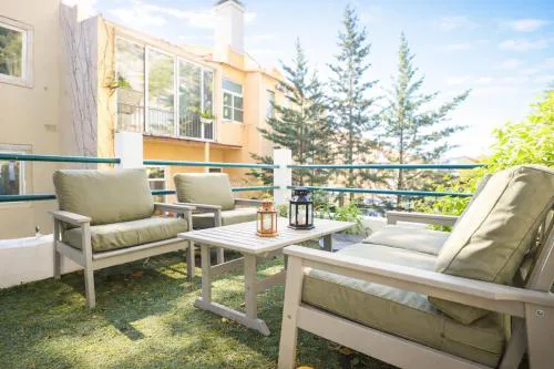Campo de Ourique Portuguese 2-bedroom apartment with backyard