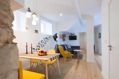Casa do Castelo 1- Work or Relax in the Historic heart of Lisbon!