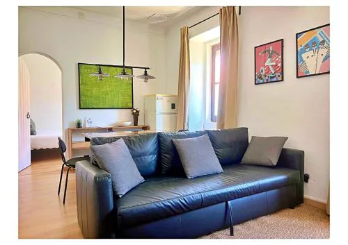 Central 2BR Lisbon Apartment near Estrela Garden