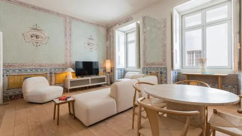 Charm 2BDR Apartment with River View by LovelyStay