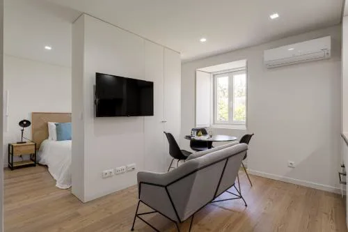 Charm Studio – Lisbon Getaway