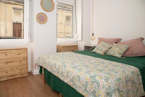 Charming 1 Bedroom Apartment w/ Terrace Near Belém