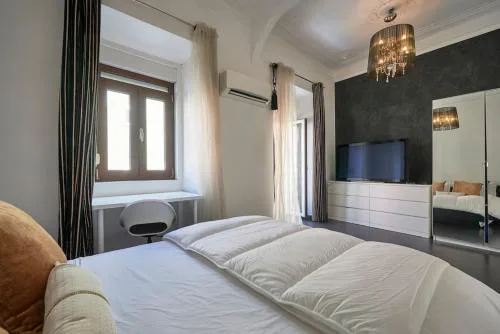 Charming 2-Bedroom Apartment for an Authentic Lisbon Experience