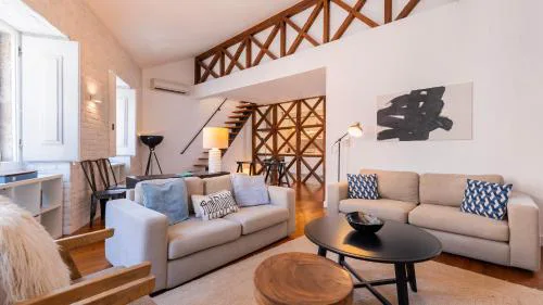 Charming 3BDR Duplex in City Center by LovelyStay