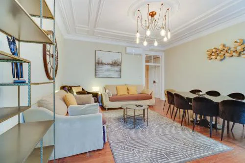 Charming 4 bedroom apartment in Chiado