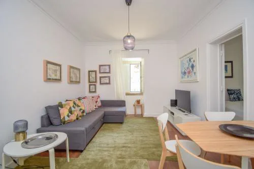 Charming Apartment near Metro