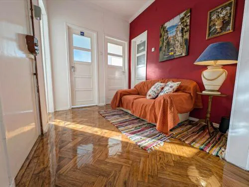 Charming D'Ourique 3-Bedroom Apartment with Private Balcony in Central Campo de Ourique, Lisbon