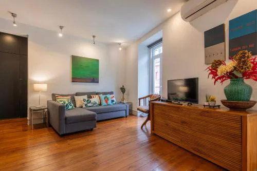 Chiado Center 1BDR Flat by LovelyStay