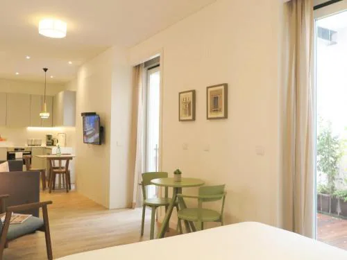 Chiado modern apt with ac elevator green terrace