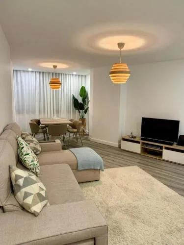 Comfortable 3 Bedroom Apartment Santa Apolónia