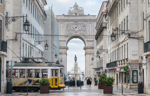 Comfortable Suite in a Shared Apartment in the Center of Lisbon