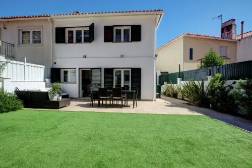 Comfortable Town House in Quiet Area by LovelyStay