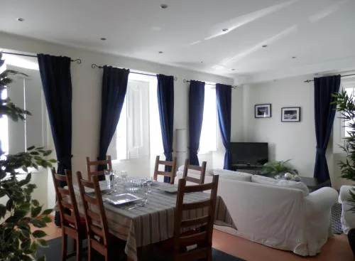 Cozy Apartment In Center