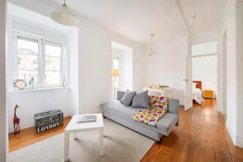 Cozy Apartment with Castel view