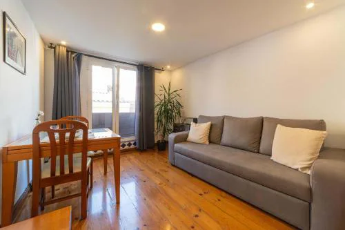 Cozy Bica Flat with Balcony
