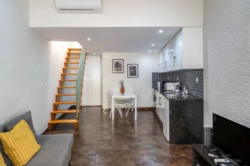 Cozy Ground Floor Studio with AC and Loft Bedroom by Lisbeyond