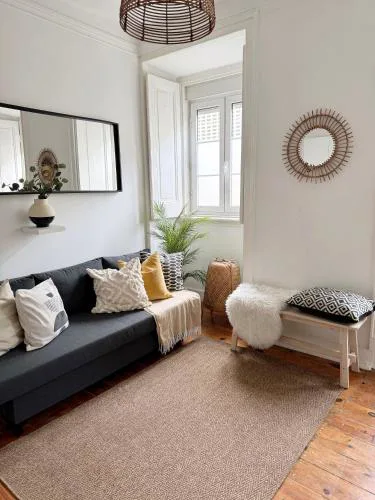 Cozy Lisbon Apartment in Graça I