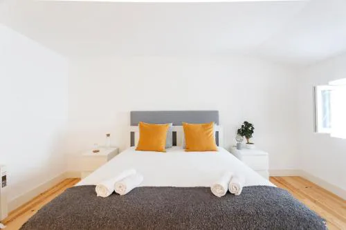 Double Room with Private WC in Shared House in Downtown Lisbon