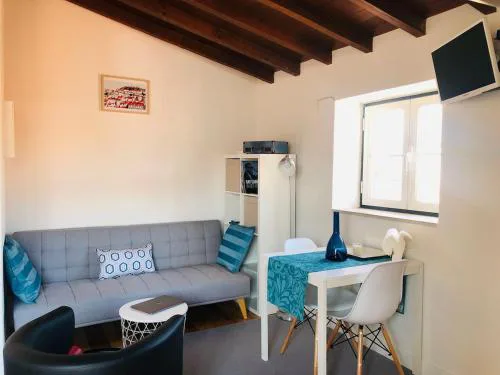 Downtown 2 bedroom Aircon & Amazing Castle View