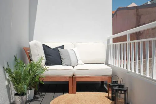 Downtown Terrace - 2 Bedroom Apt in Graça With Private & Sunny terrace!