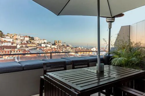 Duplex with Terrace, Comfort in Downtown Lisboa