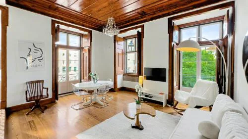 Elegant River View Corpo Santo Apartment