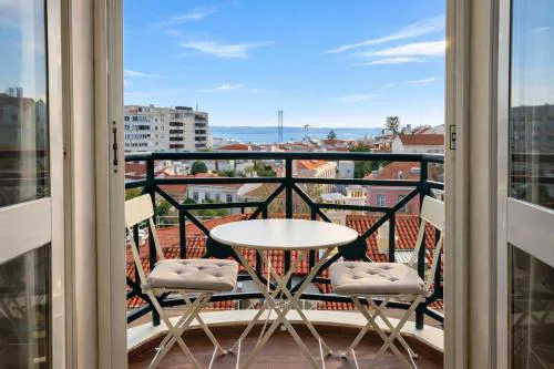 Estrela South-Facing Views AC & Parking