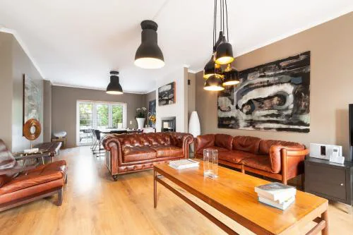 Exquisite Townhouse in Lisbon City Center- PRIVATE GARAGE & TERRACE
