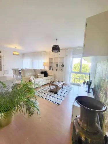 Family-friendly flat 3BR 2BA Metro Telheiras