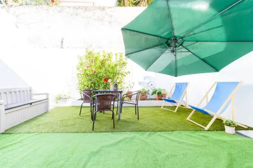 Family House in Lisbon with Pool, Garden & BBQ