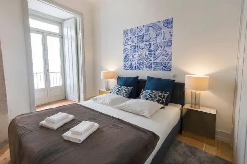 Fancy Downtown Lisbon Apartment by LovelyStay