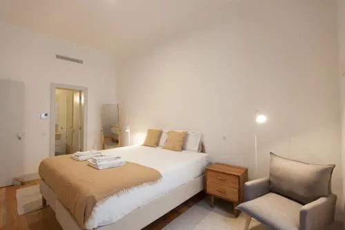 FLH Bacalhoeiros Spacious Apartment