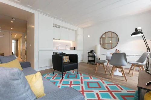 FLH Chiado Modern Place