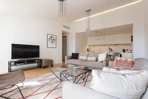 FLH Mouraria Art Apartment with Pool