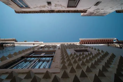 Friendly Border City Design Apartments