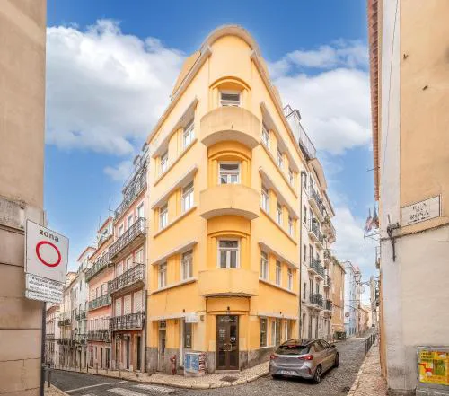 Full Building in Bairro Alto by Porta85