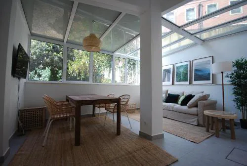 Green & Sunny Apartment