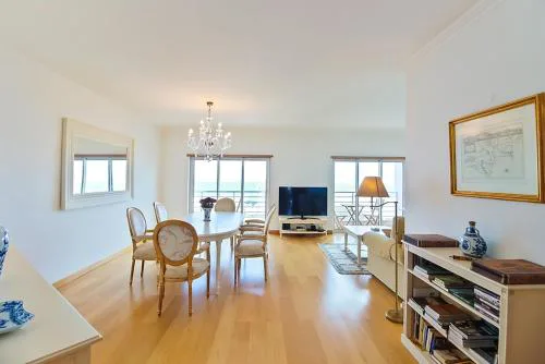 Haven in Lisbon - Exquisite 15th and Top Floor with Elevators, Parking and an incredible View from the 7 meters Balcony to the Longest Waterfront in Lisbon