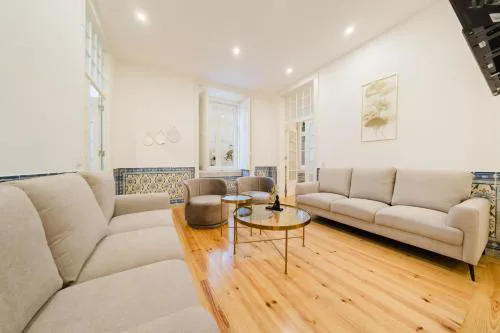 Heart of Lisbon Luxe Stay for 10