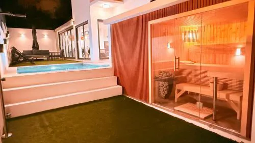 Heated Pool & Sauna Bliss - Luxury 4BR Villa