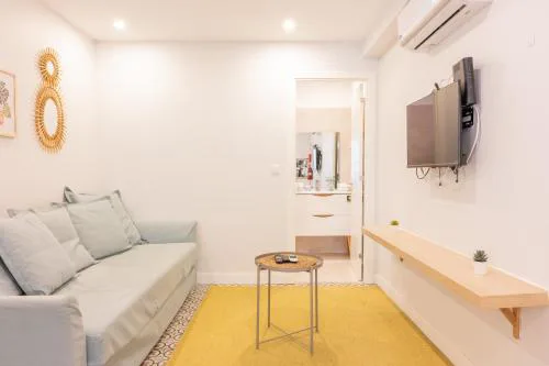 Lapa Charm Apartments with Patio