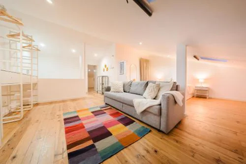 Large Central Duplex Penthouse 3 Bath 14 Guests