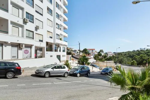Lovely 2 Bedroom Apartment with Terrace in Cascais