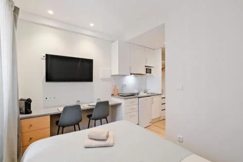 Lovely studio fully equipped near subway N3
