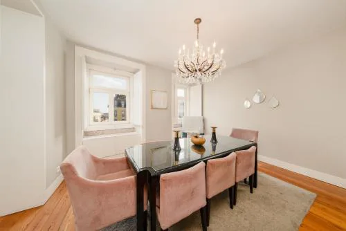 Luxurious 4BR Apt in Central Lisbon, Sleeps 10